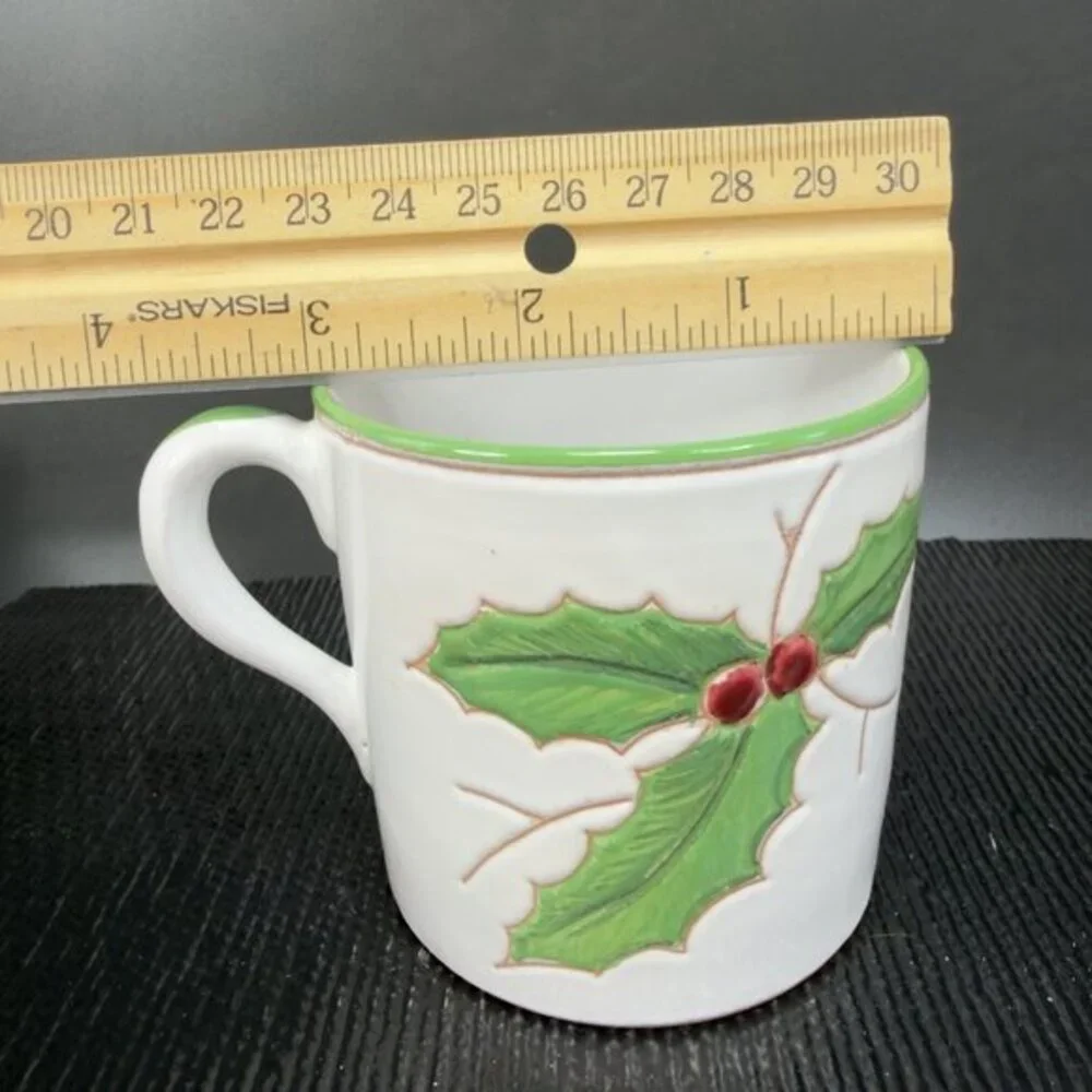 Vintage Italian Pottery Coffee Mug Cup Set 2 Mugs Holly Berry‎ Christmas Mugs